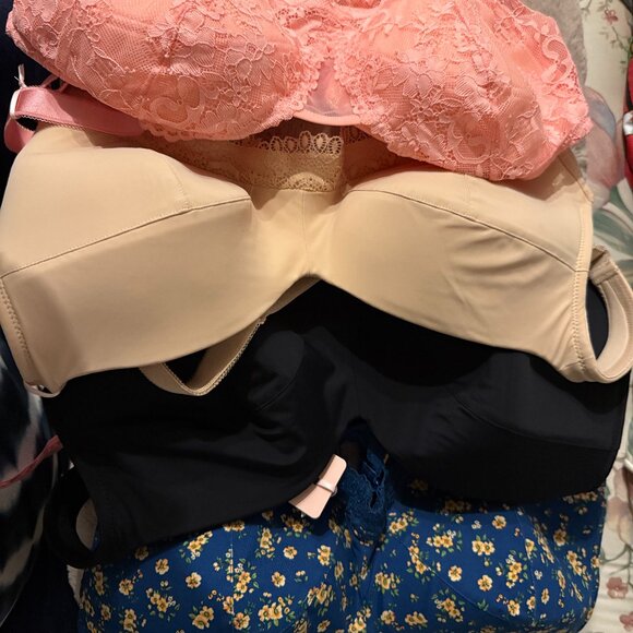 Lot of 4 Bras Size 38D from Hips & Curves Black, Melon, Latte, Teal Floral NWT - Picture 1 of 10